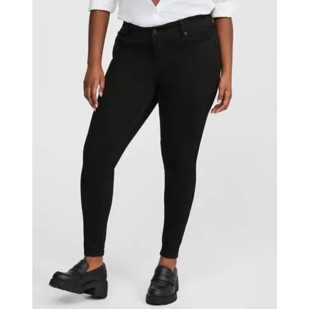 Torrid Bombshell Skinny Premium Jeans Size 24S Black Stretch Denim Sculpting Fit
